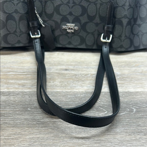 *8537 Coach black tote bag - Picture 10 of 12